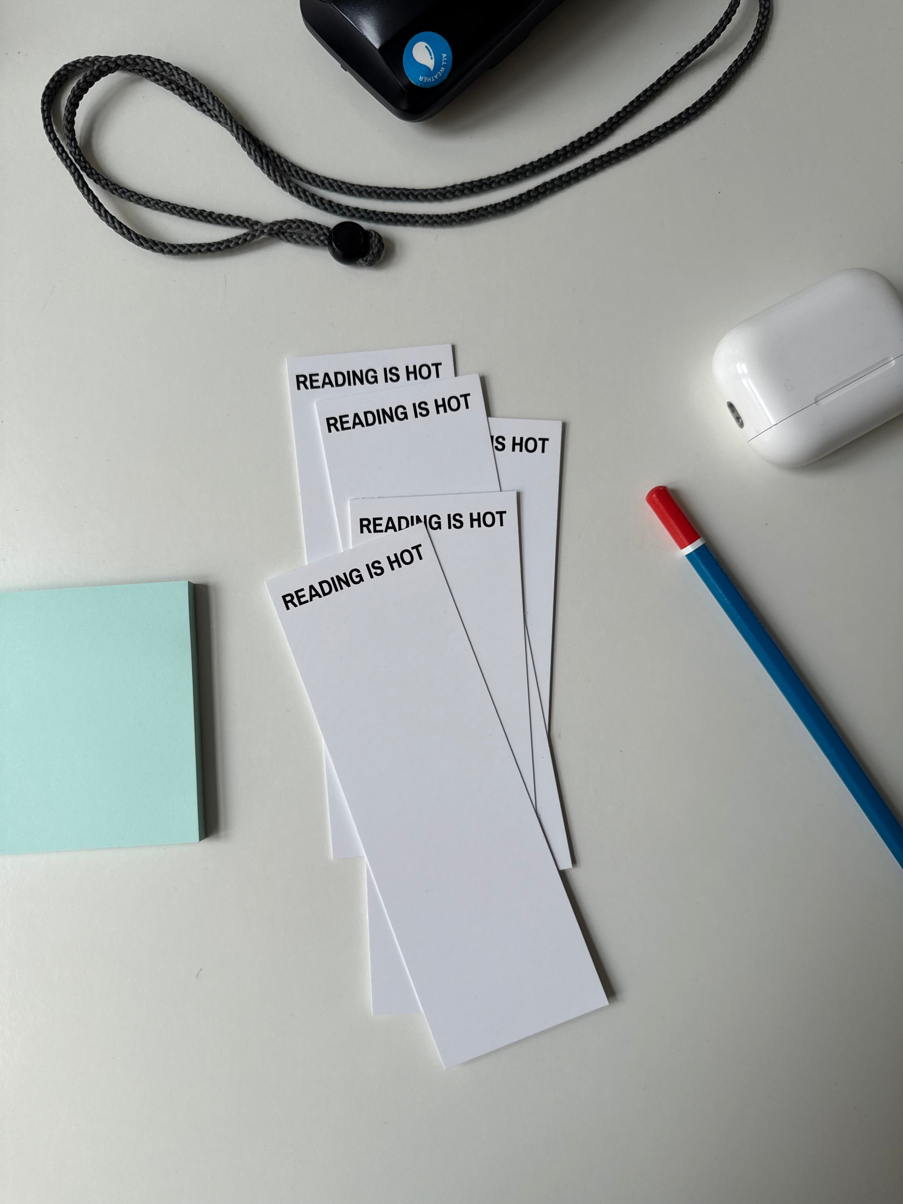 10 PCS - HOT BOOKMARKS