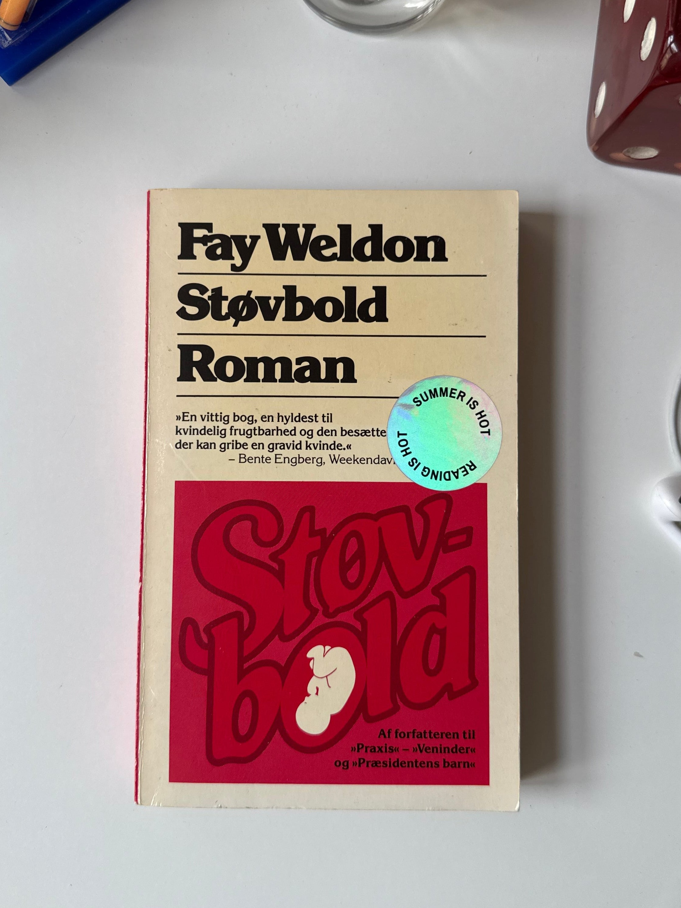 Støvbold - Fay Weldon (danish)